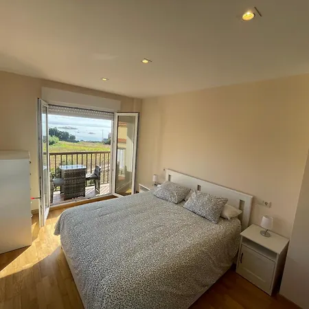 A 50m De La Playa,ribeira Apartment