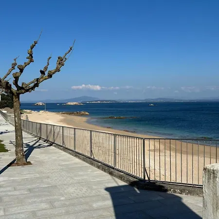 A 50m De La Playa,ribeira Apartment